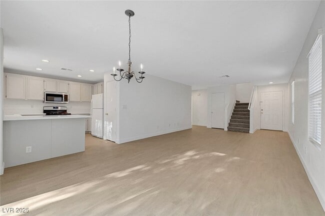 Building Photo - 2431 Lilac Cove St