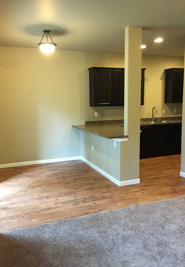 Building Photo - 8Hundred West Apartments