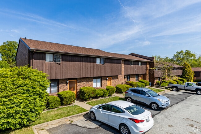 Primary Photo - Briarwood Townhouses