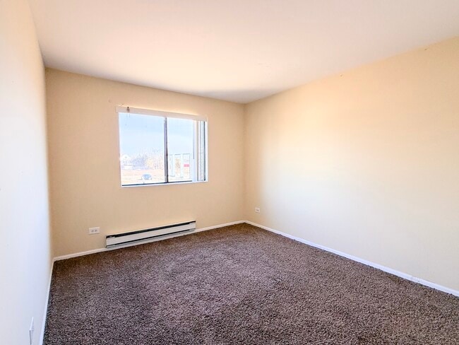 Building Photo - 645 S Virginia Rd