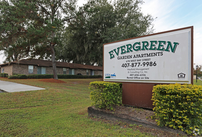 Building Photo - Evergreen Apartments