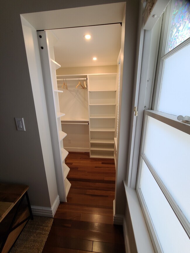 Building Photo - 38 19th Ave