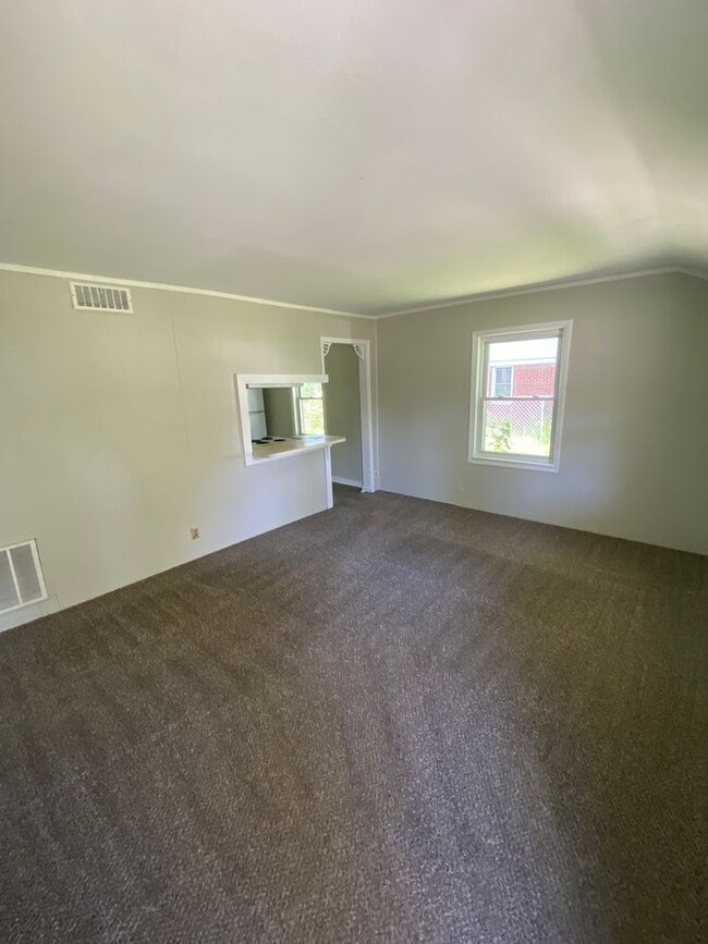 Building Photo - Great 2 Bed home