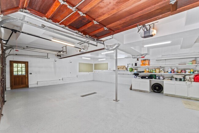 Building Photo - 501 Woodbine Rd