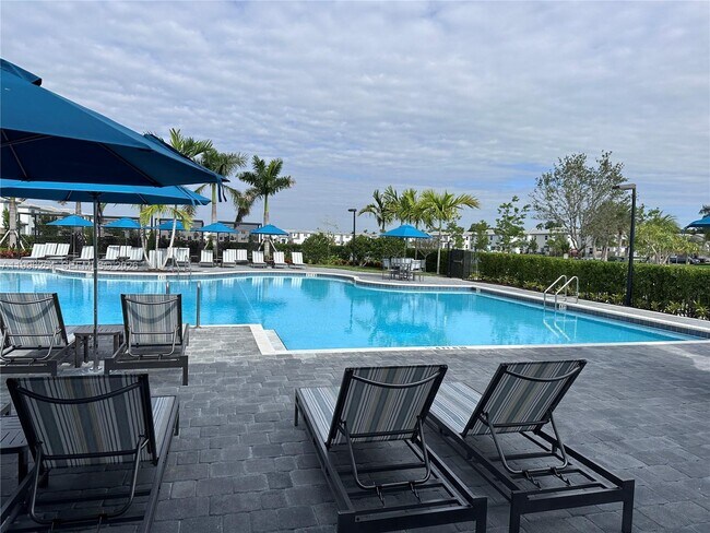 Building Photo - 2671 SE 10th St