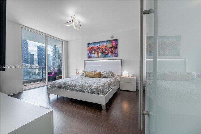 Building Photo - 90 SW 3rd St