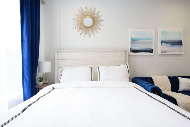 Building Photo - 240e E 75th St