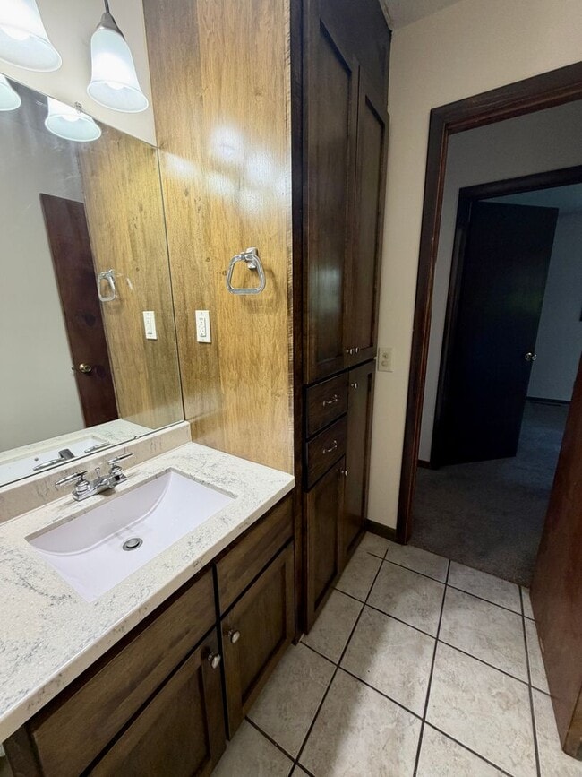 Building Photo - Indian Hills Duplex
