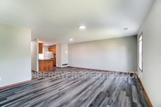 Building Photo - 1113 N Byrne Rd