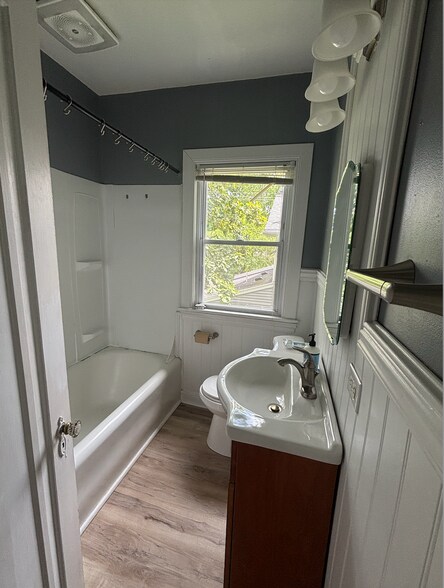 Bathroom - 209 W Dudley St