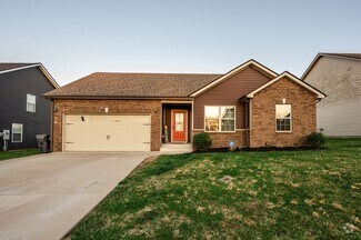 Building Photo - Pet Friendly Three Bedroom!