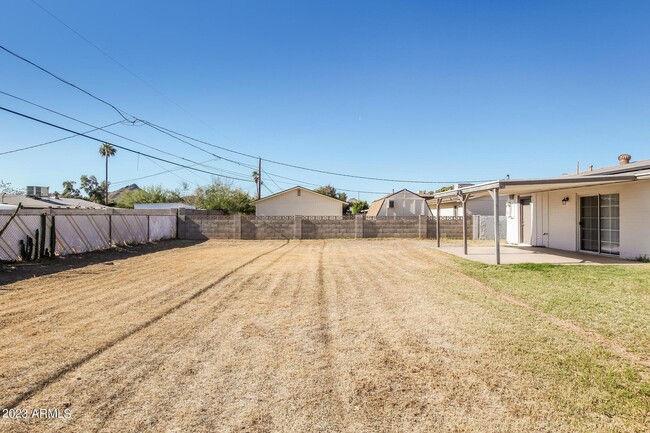 Building Photo - 3251 E Hillery Dr