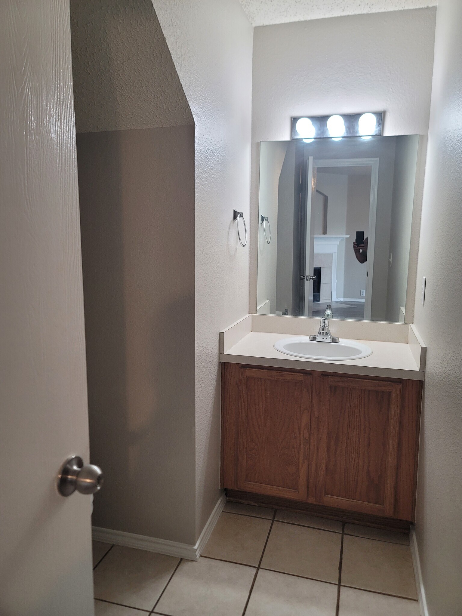 Building Photo - 4203 Falcon Dr