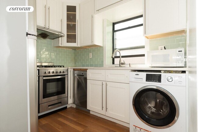 Building Photo - 67 W 107th St