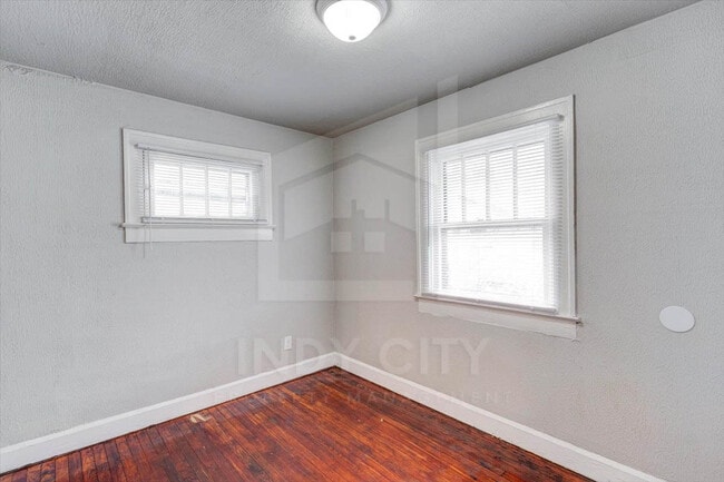 Building Photo - 3209 W 10th St