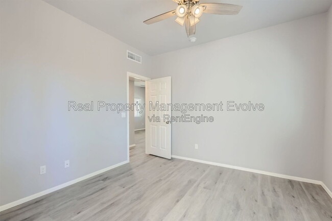Building Photo - 7010 N 80th Ave