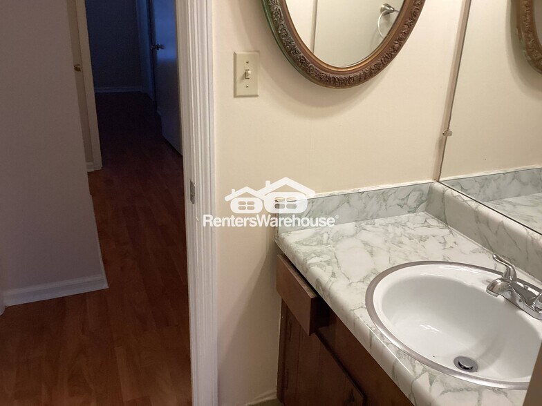 Building Photo - 6700 Roswell Rd NE