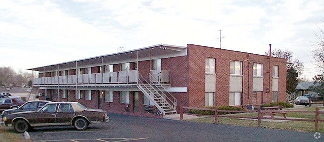 Building Photo - OakView Apartments