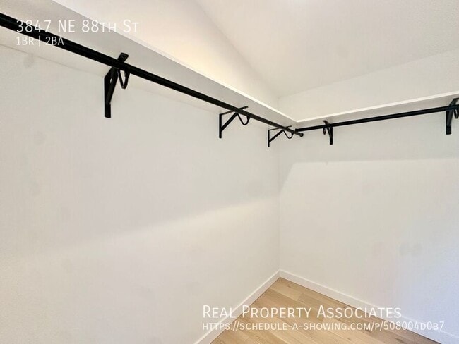 Building Photo - 3847 NE 88th St