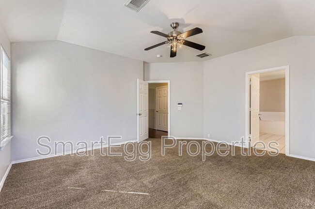 Building Photo - 924 Melted Candle Cove