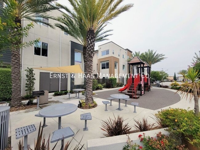 Building Photo - 14414 Strawberry Ln