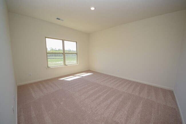 Building Photo - DR Horton built home in 2021; 4 bed, 2 bath home in Atoka.