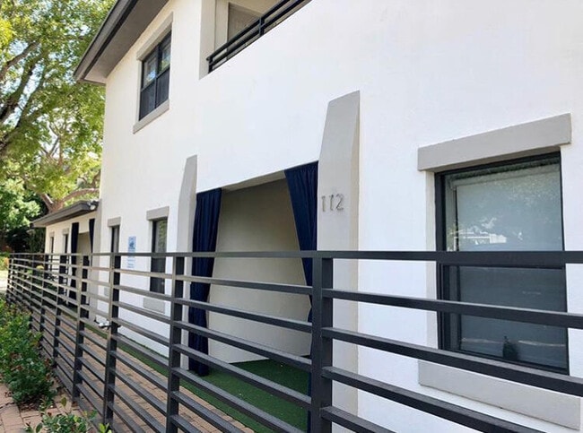 Building Photo - 112 NE 5th St