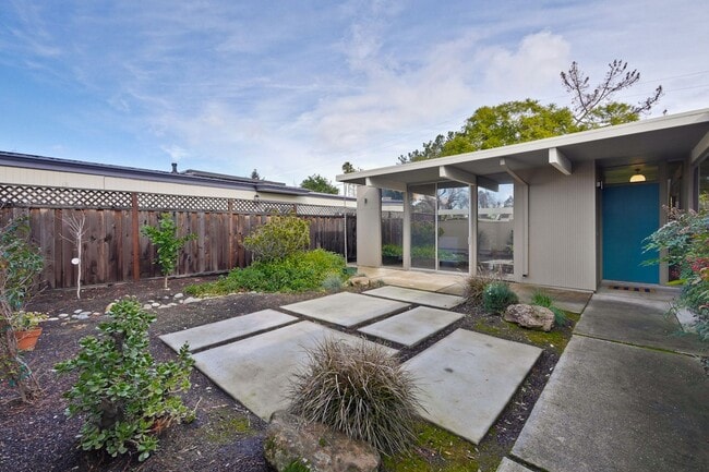 Building Photo - 4BD/2BA Cupertino Gem with Modern Upgrades!