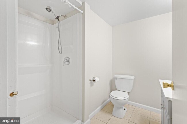 Building Photo - 8483 Laurel Oak Dr