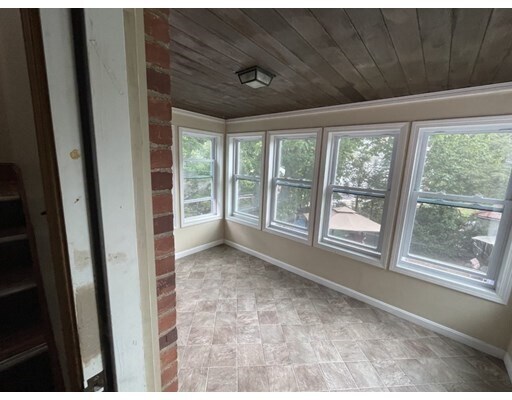 Building Photo - 85 Elgin St