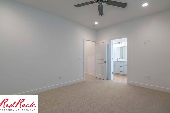 Building Photo - 3 Bedroom Townhome in Washington Fields wi...