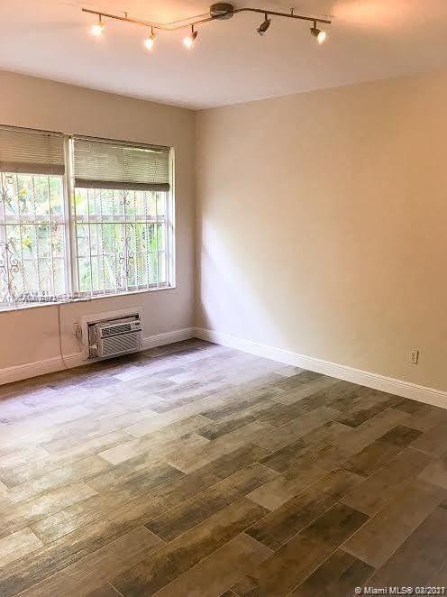 Building Photo - 1020 Euclid Ave