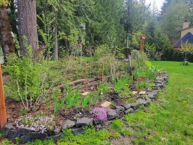 Building Photo - Beautiful home over the Hammersley Inlet