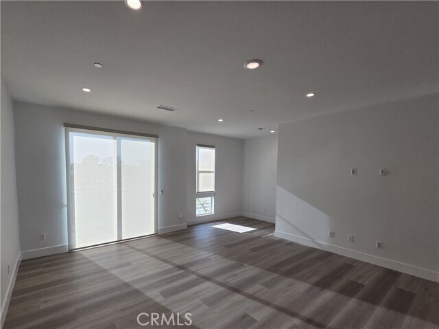 Building Photo - 121 Placemark