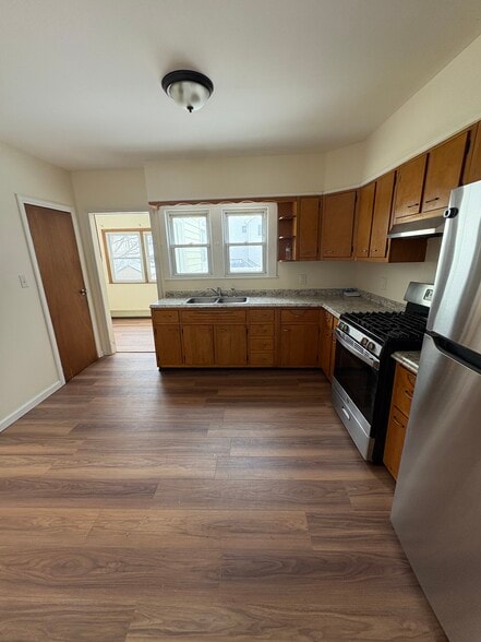 Building Photo - 19 Spring St