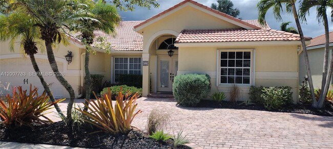 Building Photo - 659 Verona Pl