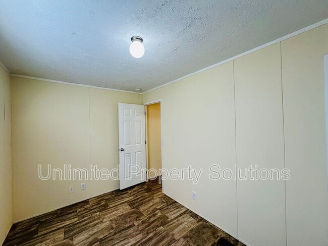 Building Photo - 9765 Old Mill Rd