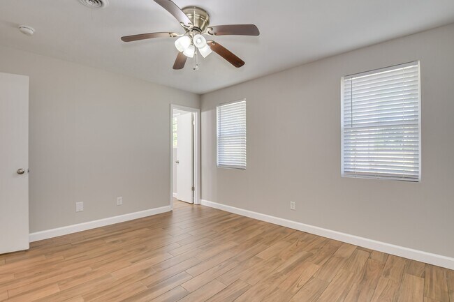 Building Photo - 247 Merion Ct