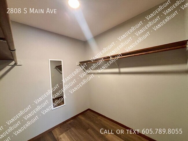 Building Photo - 2808 S Main Ave