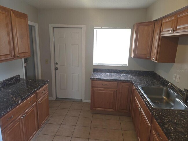 Building Photo - 1741 Trotter Rd