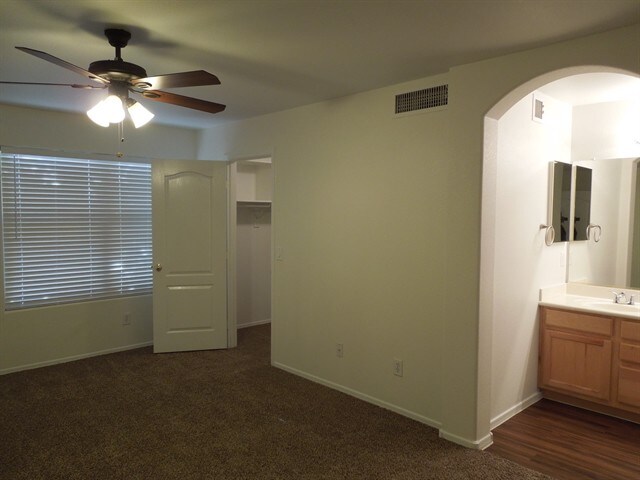 Building Photo - 2017 N 128th Dr