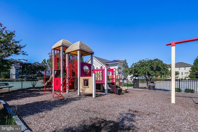 Building Photo - 7757 Crystal Brook Way