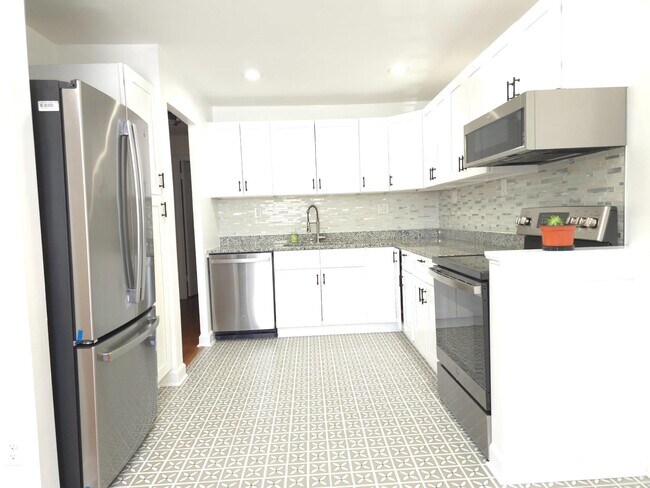 Building Photo - 2209 Quinton Rd