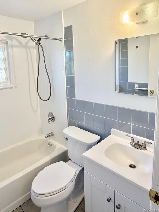 Building Photo - 10 Revere Rd