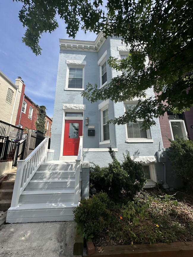 Primary Photo - 2225 Flagler Pl NW