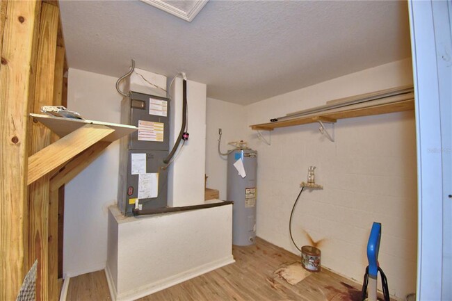 Building Photo - 605 Vittorio Dr