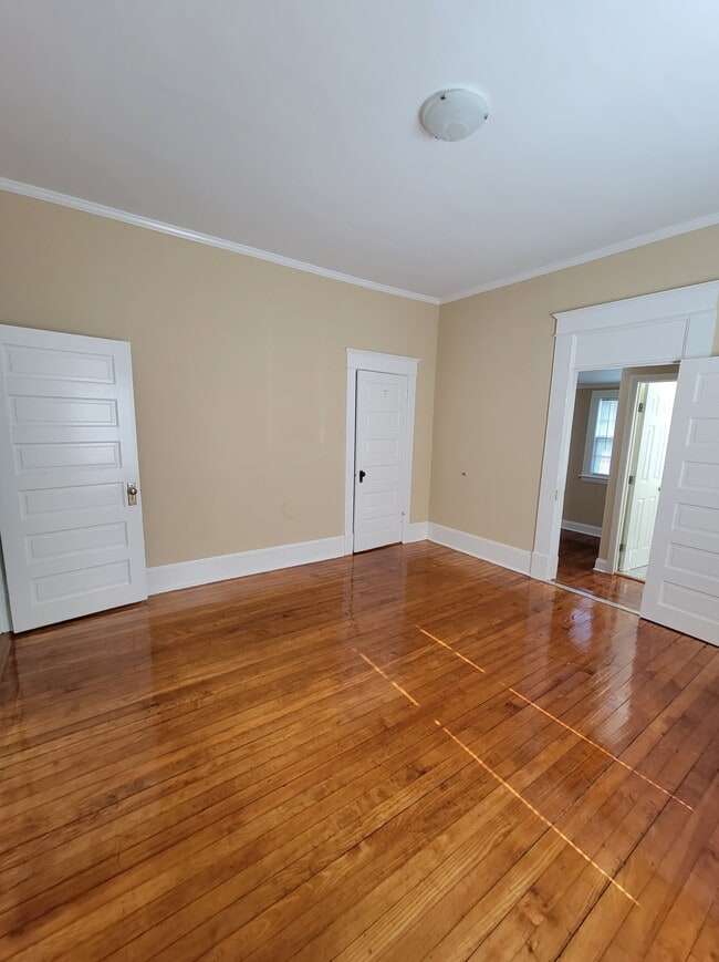 Building Photo - 905 Monmouth Ave