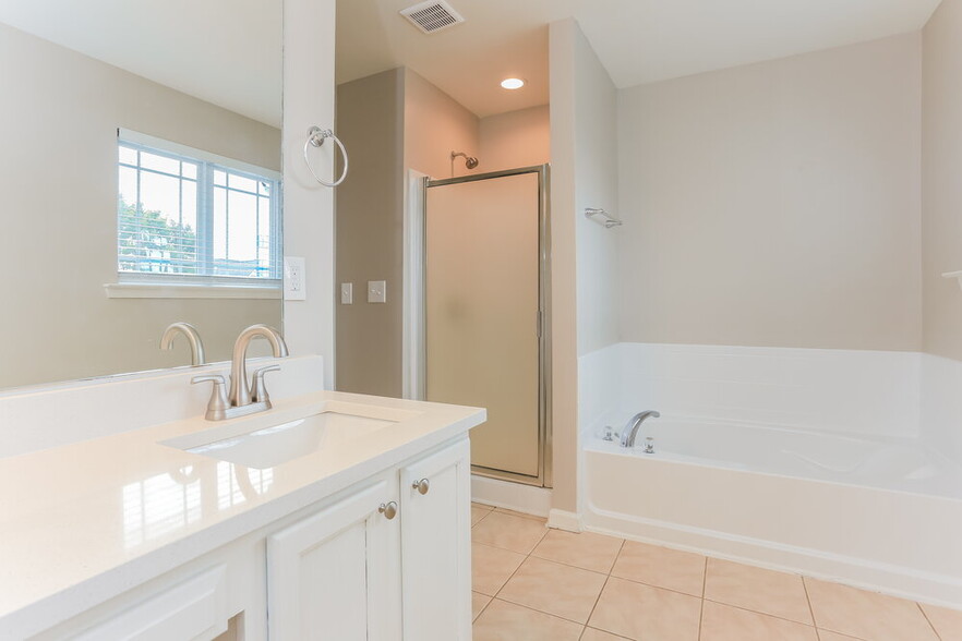 Building Photo - 76 Darbys Run Ct