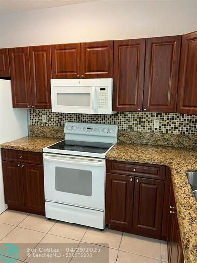 Building Photo - 3693 Asperwood Cir