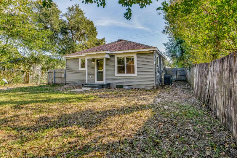 Building Photo - 1206 Dexter Ave
